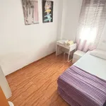 Rent a room of 100 m² in valencia