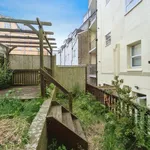 Flat to rent in Queens Gardens, Eastbourne BN21