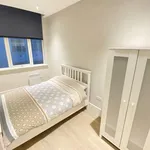 Rent 2 bedroom flat in Salford