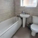 Rent 4 bedroom flat in Wakefield