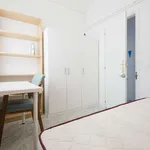 Rent a room of 120 m² in madrid