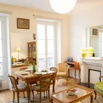 Rent 2 bedroom apartment of 550 m² in Paris