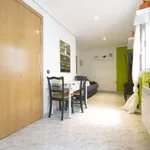 Rent a room of 120 m² in madrid