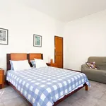 Rent a room in lisbon