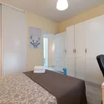 Rent a room of 120 m² in madrid