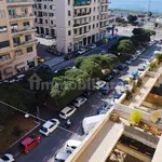 Affitto 5 camera appartamento di 183 m² in Genoa