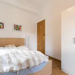 Rent a room of 200 m² in madrid