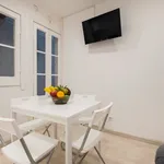 Rent 4 bedroom apartment of 65 m² in Barcelona