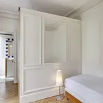 Appartement de 646 m² avec 2 chambre(s) en location à Paris