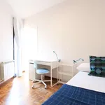 Rent a room of 195 m² in madrid