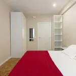 Rent a room of 120 m² in madrid