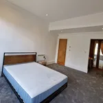 Rent 3 bedroom flat in sutton