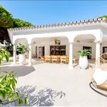 ESPACIOSA VILLA EN ESTEPONA