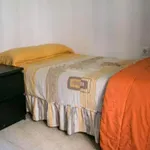 Rent 4 bedroom apartment in Seville