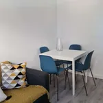 Rent a room of 90 m² in lisbon