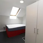 Rent 2 bedroom flat in Wales