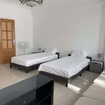 Rent a room of 125 m² in lisbon