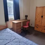 Rent 4 bedroom flat in Scotland