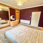 Rent 3 bedroom flat in Yorkshire And The Humber