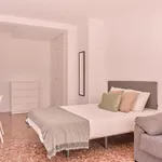 Rent 7 bedroom apartment in Valencia