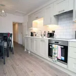 Rent 2 bedroom flat of 74 m² in Cardiff