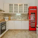 Rent 3 bedroom house of 180 m² in Dugopolje