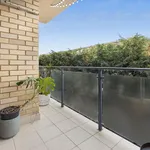 Rent 2 bedroom apartment in Narrabeen