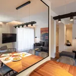 Rent 2 bedroom apartment of 90 m² in Lisbon