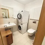 Pronajměte si 4 ložnic/e byt o rozloze 104 m² v Prague