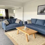 Rent 5 bedroom house of 706 m² in Christchurch