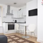 Rent 1 bedroom house in Wakefield