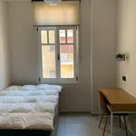 Rent a room of 70 m² in Thessaloniki