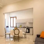 Rent 2 bedroom apartment of 90 m² in Florence