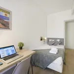 Rent a room of 250 m² in Lisbon