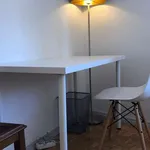 Rent a room of 80 m² in lisbon