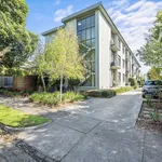 Rent 2 bedroom apartment in Hawthorn