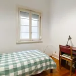 Rent a room of 210 m² in lisbon