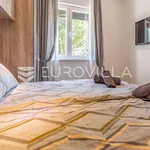 Rent 3 bedroom house of 77 m² in Pula