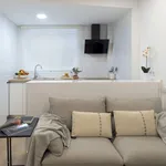 Rent 1 bedroom apartment of 700 m² in Valencia