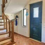 Rent 4 bedroom house of 178 m² in Almeirim