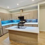 6 bedroom house of 2497 sq. ft in Toronto