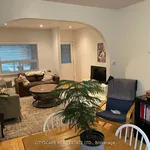 Maison de 1097 m² avec 4 chambre(s) en location à Toronto