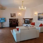 Rent 6 bedroom house of 250 m² in Villa Cortese