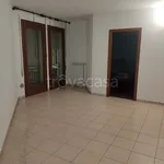 Affitto 3 camera appartamento di 80 m² in Adria