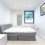 Rent 3 bedroom flat in London