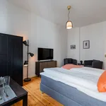 Rent 1 bedroom apartment of 35 m² in Berlin