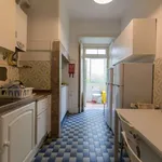 Rent a room of 100 m² in lisbon