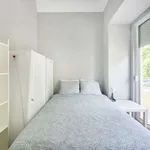 Rent a room in lisbon