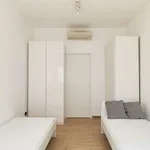 Rent a room of 65 m² in milan