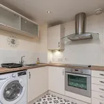 Rent 1 bedroom flat of 57 m² in Leeds